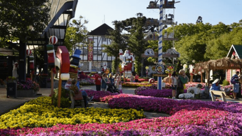 Praça das Flores em Nova Petrópolis: Cores e perfumes o ano todo