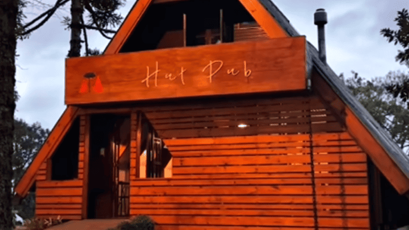 Hut Pub: Sabores e aconchego em uma cabana no Jardim da Serra Gaúcha